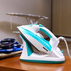 Geepas Ceramic Plate Cordless/Corded Steam Iron, GSI24015 (2400 W)