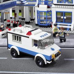 Wilko Blox Mega Police Station Set