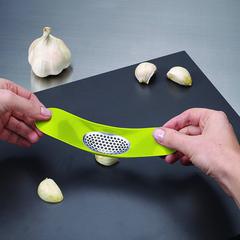 Joseph Joseph Rocker Garlic Crusher (5 x 9 x 3.5 cm)