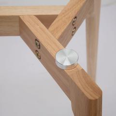 طاولة جانبية خشبية بسطح زجاجي (50 × 45 سم)