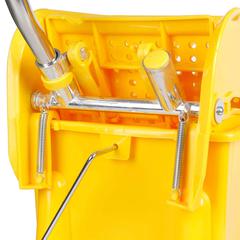 Chamdol Heavy-Duty Plastic Bucket W/ Wringer (20 L)