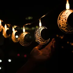 Hilalful Battery-Operated Acrylic Ramadan Crescent LED String Light (2 m)