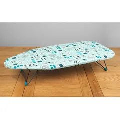 طاولة كي ملابس منضدية بتصميم أدوات خياطة بيلدراي (73 × 31 سم)