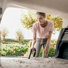 مكنسة كهربائية سلكية للاستخدام الرطب والجاف كارتشر WD 4 (1000 واط)