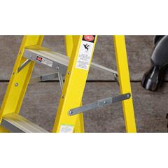 Stanley 4-Tier Fiberglass Ladder (48 x 14 x 127 cm)