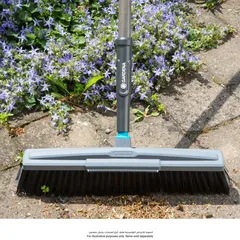 Gardena NatureLine Wood Road Broom with Scraper (45 cm)