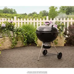 Weber Master-Touch Charcoal Barbecue (106.68 x 60.96 x 74.93 cm)