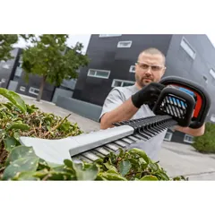 Bosch Professional Hedge Cutter W/Blower, x4ah Procore Battery, Charger (18V-60)