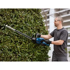 Bosch Professional Hedge Cutter W/Blower, x4ah Procore Battery, Charger (18V-60)