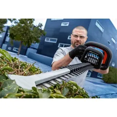 Bosch Professional Hedge Cutter W/Blower, x4ah Procore Battery, Charger (18V-60)