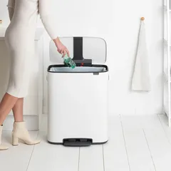 Brabantia Stainless Steel Bo Pedal Bin (36.3 x 54.1 x 65.2 cm, 60 L, White)