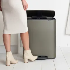 Brabantia Stainless Steel Bo Pedal Bin (36.3 x 54.1 x 65.2 cm, 60 L, Platinum)