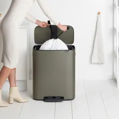 Brabantia Stainless Steel Bo Pedal Bin (36.3 x 54.1 x 65.2 cm, 60 L, Platinum)