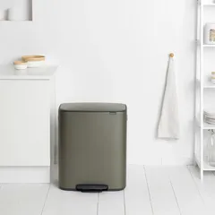Brabantia Stainless Steel Bo Pedal Bin (36.3 x 54.1 x 65.2 cm, 60 L, Platinum)