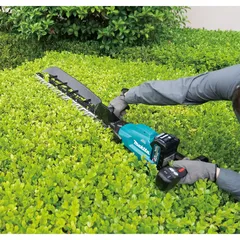 Makita Cordless Hedge Trimmer & Blower W/Battery & Charger (40 V)