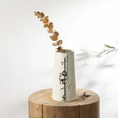 Otantik Liqaa Porcelain Flower Vase (Small, Pearl White & Silver)