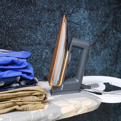 مكواة سيراميك جافة مقاومة للالتصاق من جيباس GDI23016 (1200 واط)