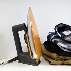 مكواة سيراميك جافة مقاومة للالتصاق من جيباس GDI23016 (1200 واط)