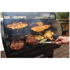 Traeger Ironwood 885 Wood Pellet Grill W/Lid, TFB89BLFC + Accessories Worth AED 245