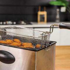 Geepas Deep Fryer W/Chrome Plated Basket, GDF36015 (2180 W, 3 L)
