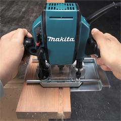 Makita 900 W Router Plunge Type (8 mm)