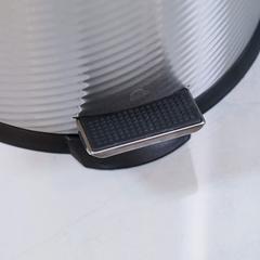 سلة مهملات ستانلس ستيل بغطاء فالكون دانوب هوم (30 لتر)