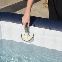 طقم أدوات تنظيف حمامات السباحة الكل في واحد ليزي سبا (40 × 27 × 5 سم)