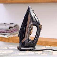 Olsenmark Ceramic Soleplate Corded/Cordless Steam Iron, OMSI1839 (2200 W)