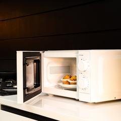 Olsenmark Microwave Oven, OMMO2343 (20 L, 1100 W)