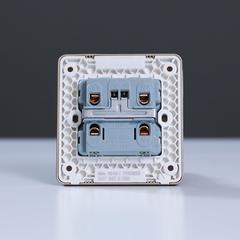 مفتاح كهرباء DP 45A مع مؤشر LED Gd Ps ميلانو (3 × 3 سم)
