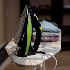 Olsenmark Ceramic Soleplate Wet & Dry Steam Iron, OMSI713 (2400 W)